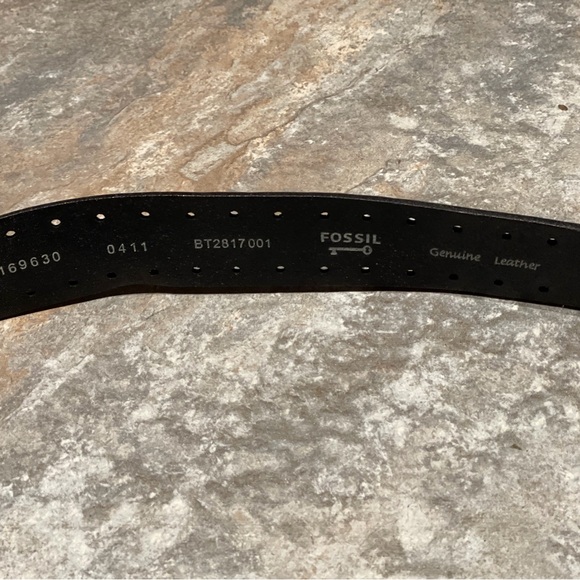 Fossil Black Leather Belt with Silver Buckle - Picture 2 of 4